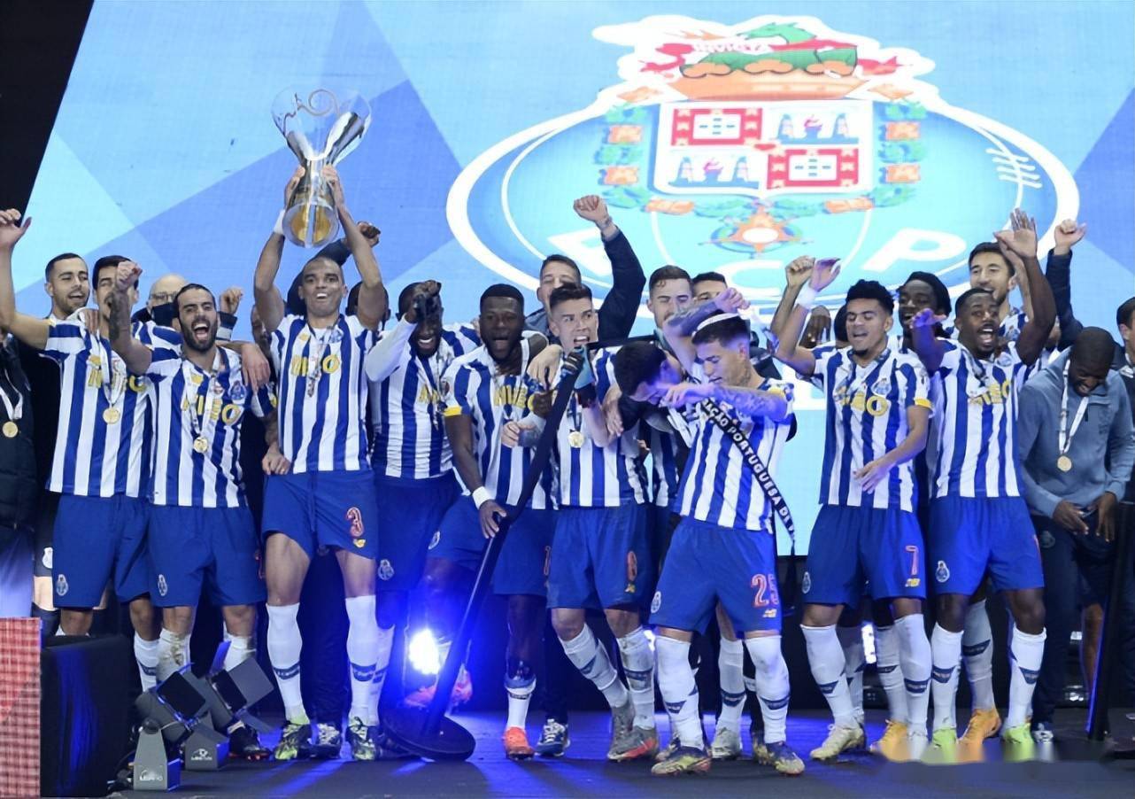 华体会下载-国米险胜巴萨，哈兰德乌龙送礼法甲的简单介绍  第1张