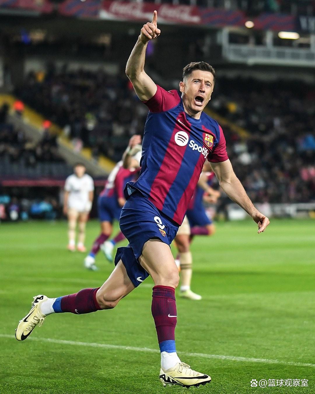 华体会-莱比锡险胜拜仁，莱万梅开二度欧冠  第2张