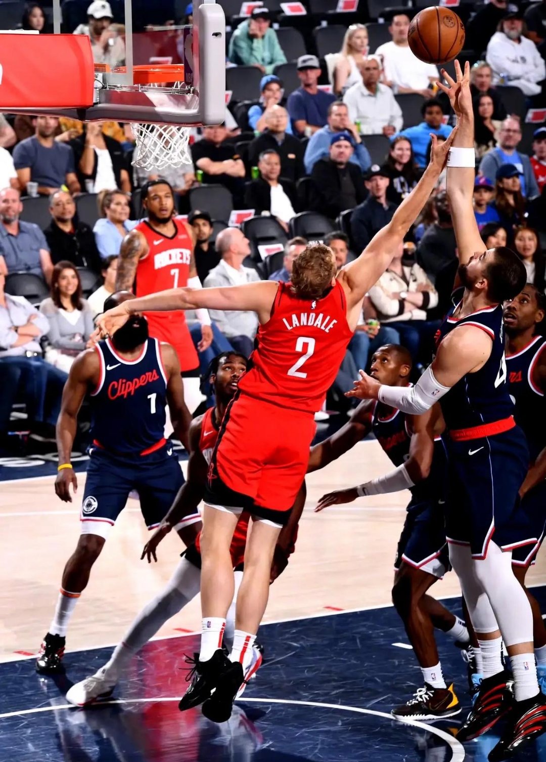 华体会hth-NBA尼克斯队以小胜湖人队，马布里发威  第2张